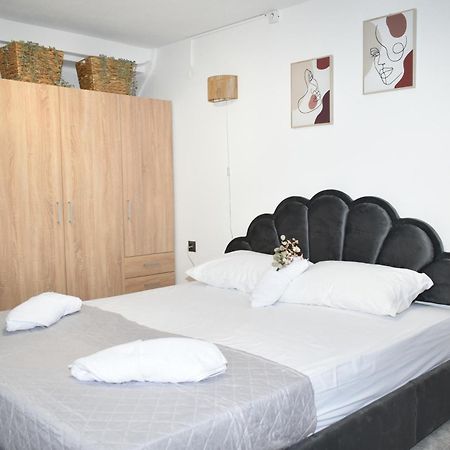 Ni & Νa Apartment อเล็กซานโดรโพลิส ภายนอก รูปภาพ